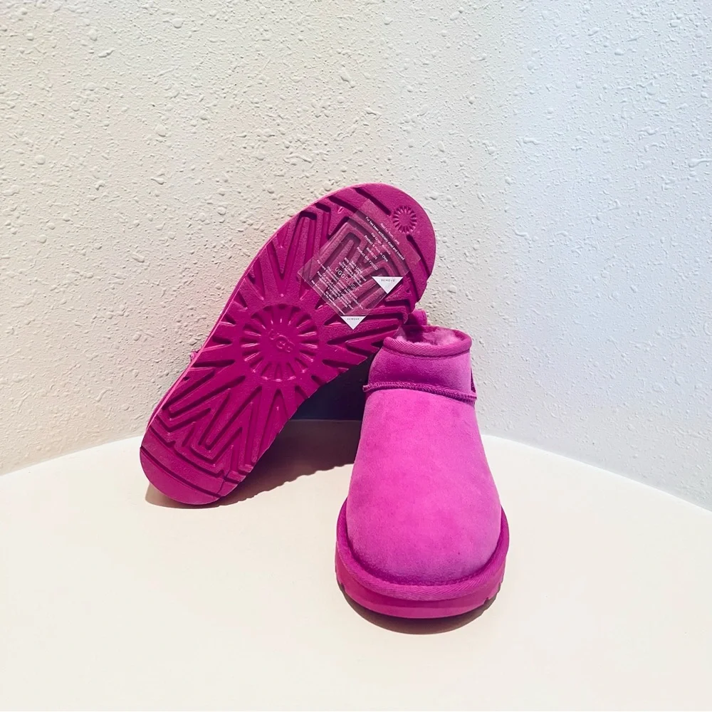 UGG Classic Ultra Mini Women’s Carnation Pink Boots Size 6 NWT